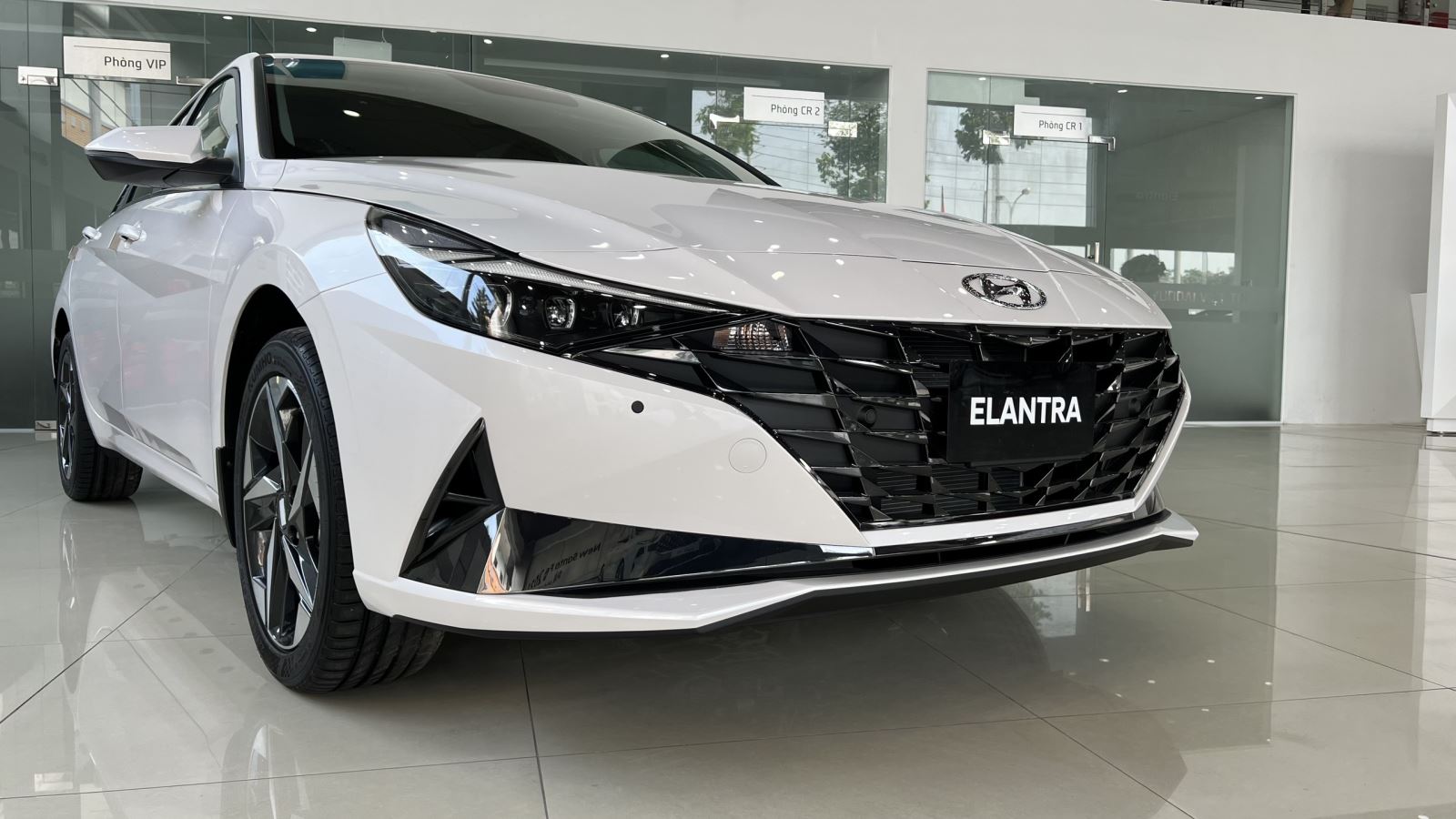 Tổng thể thiết kế đầu xe Elantra phiên bản 2.0