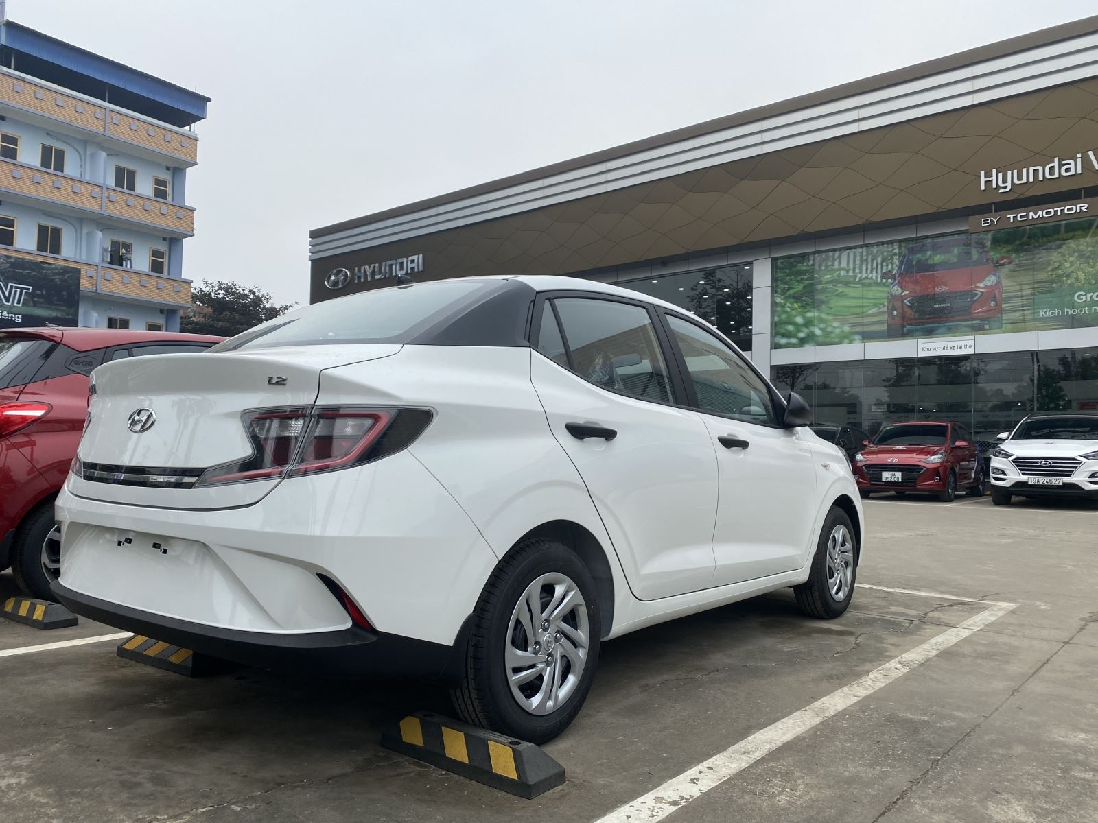 Thiết kế đuôi xe i10 sedan base