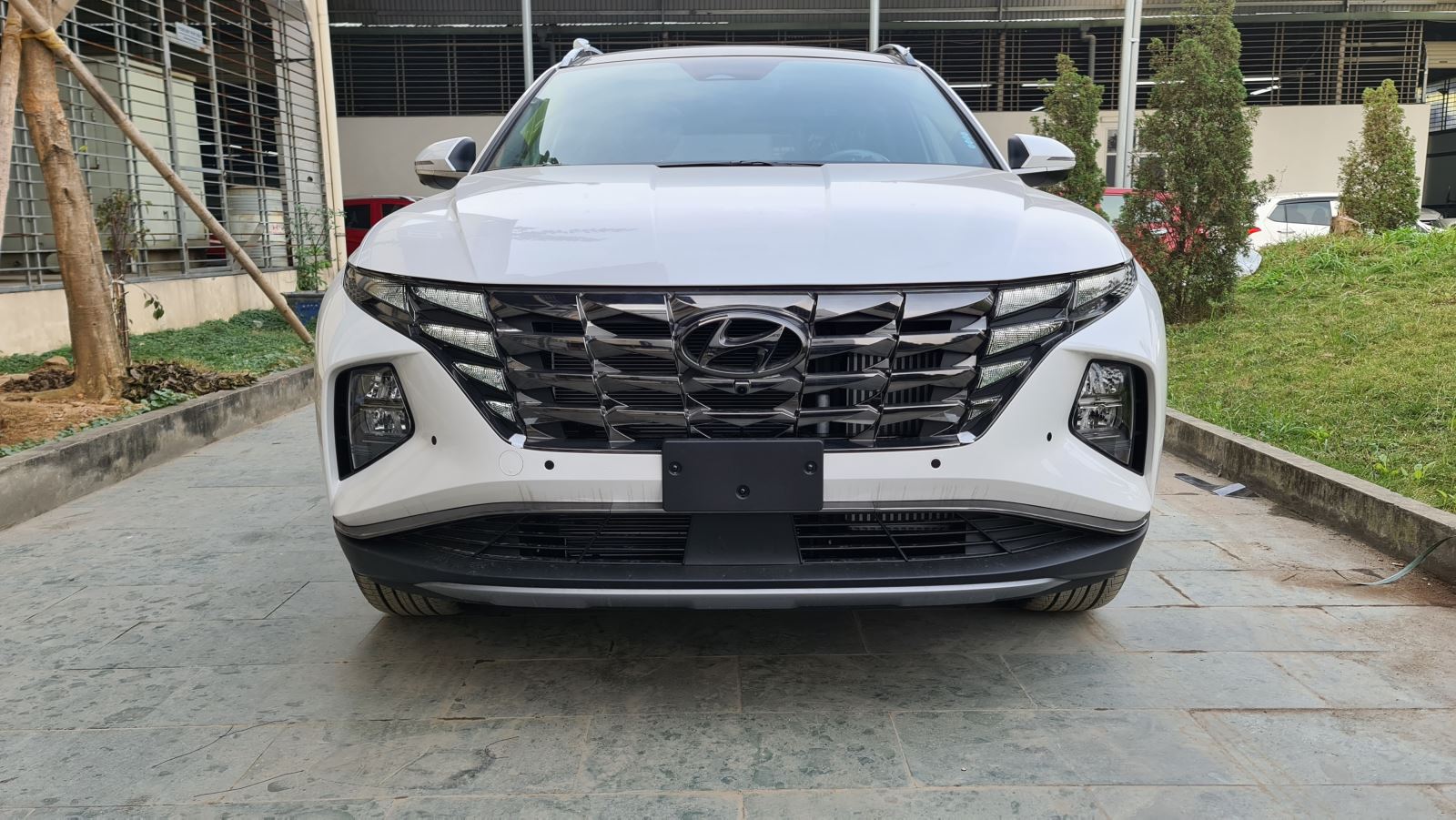 Tổng thể phí trước xe Hyundai Tucson Turbo